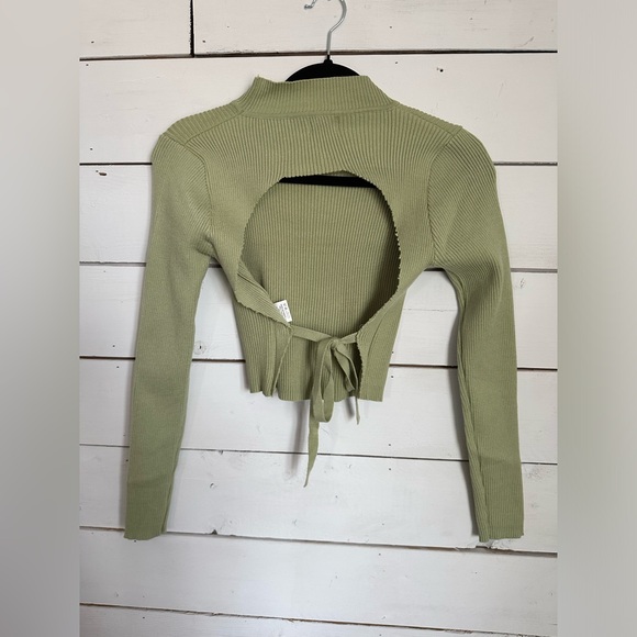 Showpo Open Back Sweater - Picture 5 of 5
